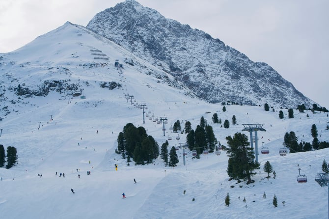 Sunrise Park Resort vs. Snowbowl: Why Pinetop Wins for Families and Skiers Who Want More Mountain