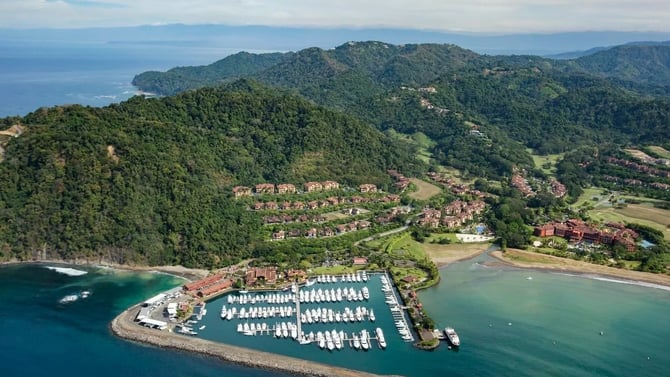 A one-bedroom in Playa Herradura for a week of golf at La Iguana